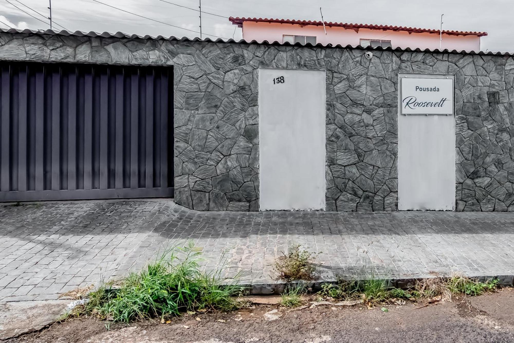 Hotel Pousada Roosevelt Quarto 03 - Pousada Central Prox Rodoviaria E Dist Industrial Uberlândia Esterno foto