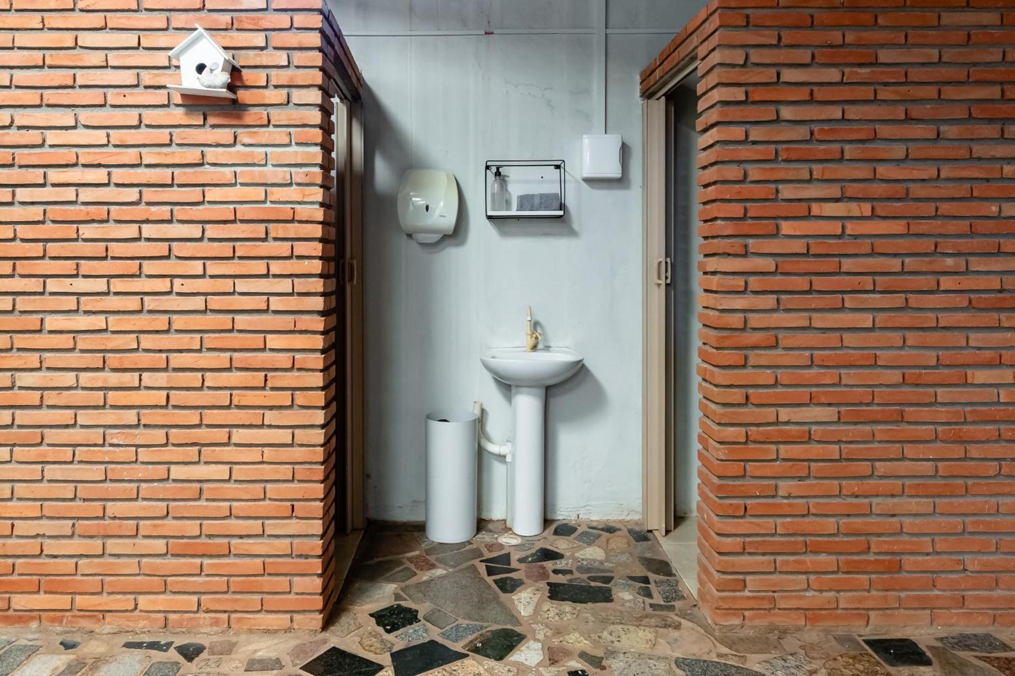 Hotel Pousada Roosevelt Quarto 03 - Pousada Central Prox Rodoviaria E Dist Industrial Uberlândia Esterno foto